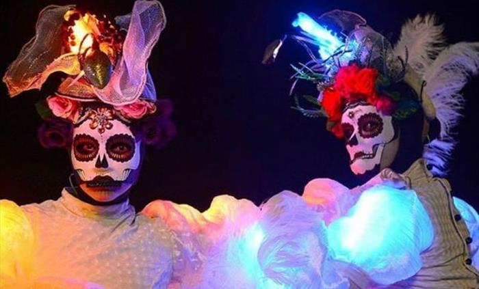 Illuminated cotumes - Spooks in the City: El Dia de los Muertos